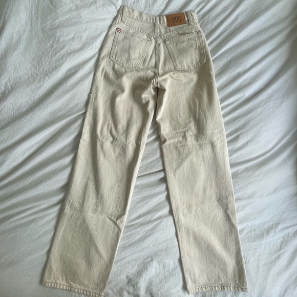 Cream ripped jeans from urban outfitters in size 26 - Picture 2 of 4